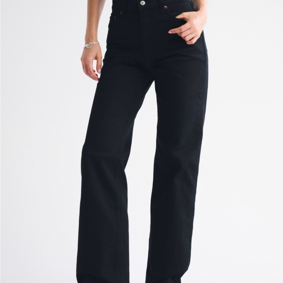 Abercrombie & Fitch High Rise 90’s Relaxed Jean Black 26 / 2s - Picture 1 of 6